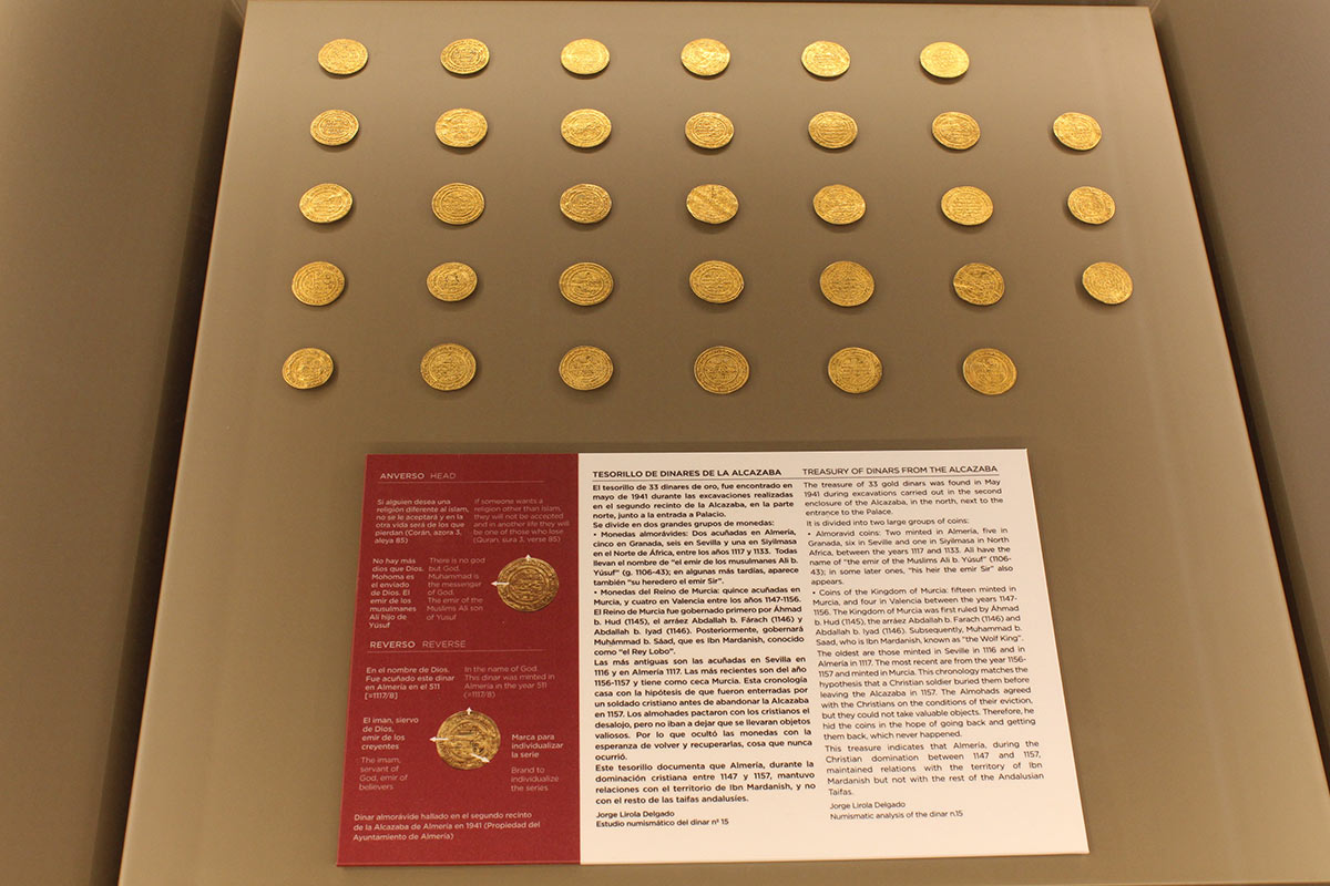 Exposición de monedas del tesorillo de dinares de la Alcazaba