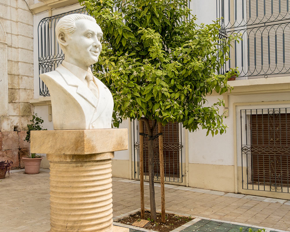 Busto a Federico García Lorca en Almería