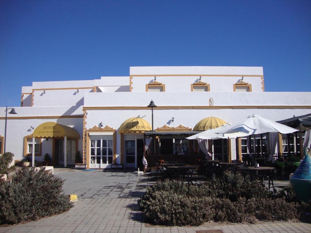 Hotel Las Salinas - Alojamiento- Almería