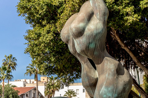 esculturas el saludo turismo almeria uai - Turismo Almería