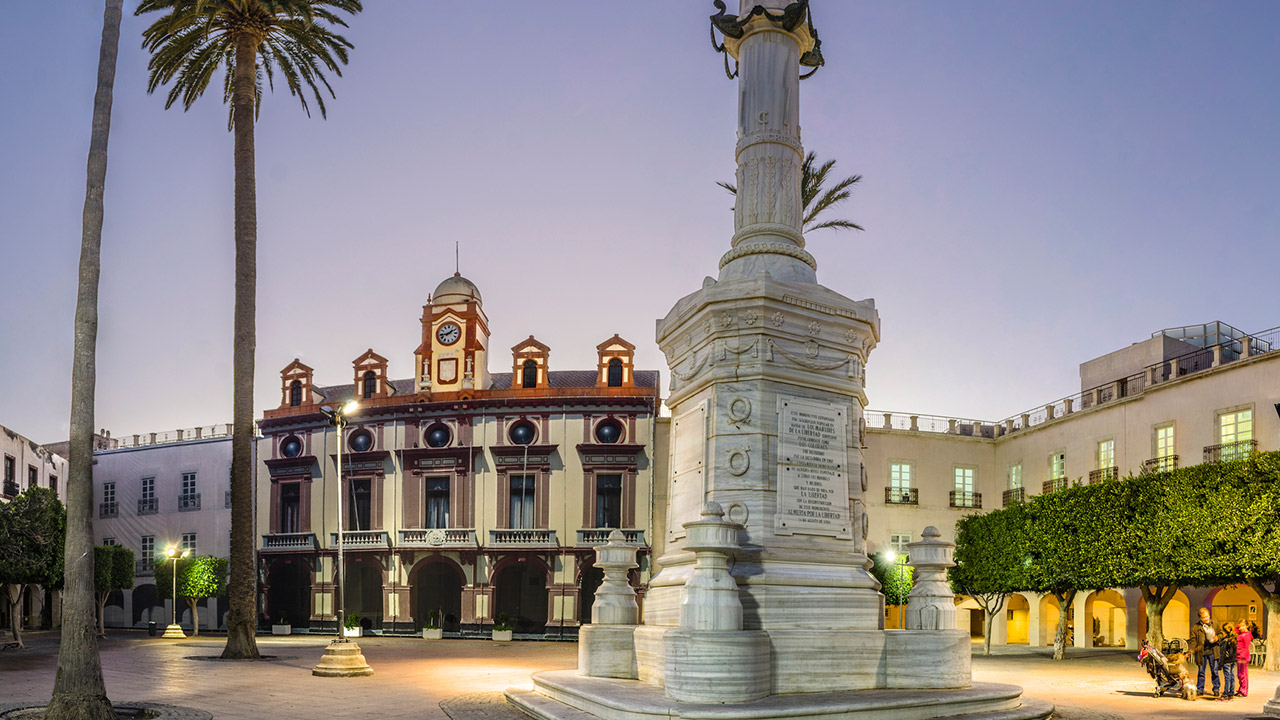 Plaza Constituicon - Turismo de Almería
