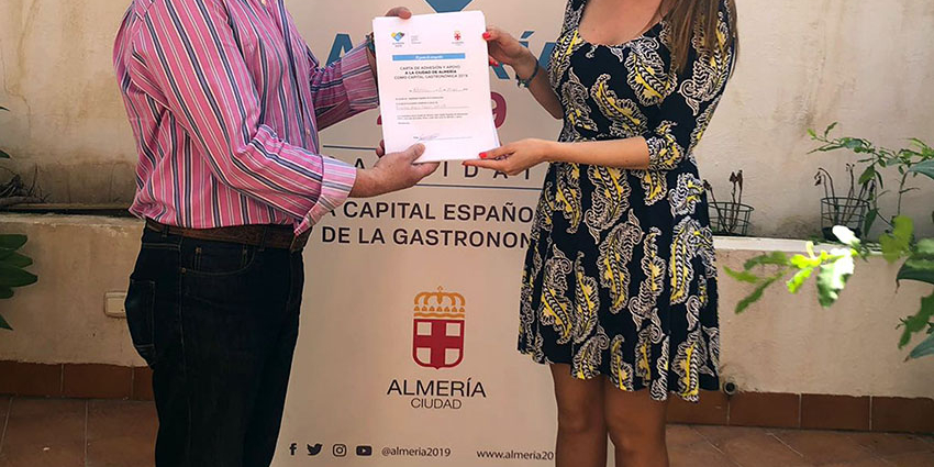 180509 Ashal entrega cartas adhesiòn uai - Turismo Almería