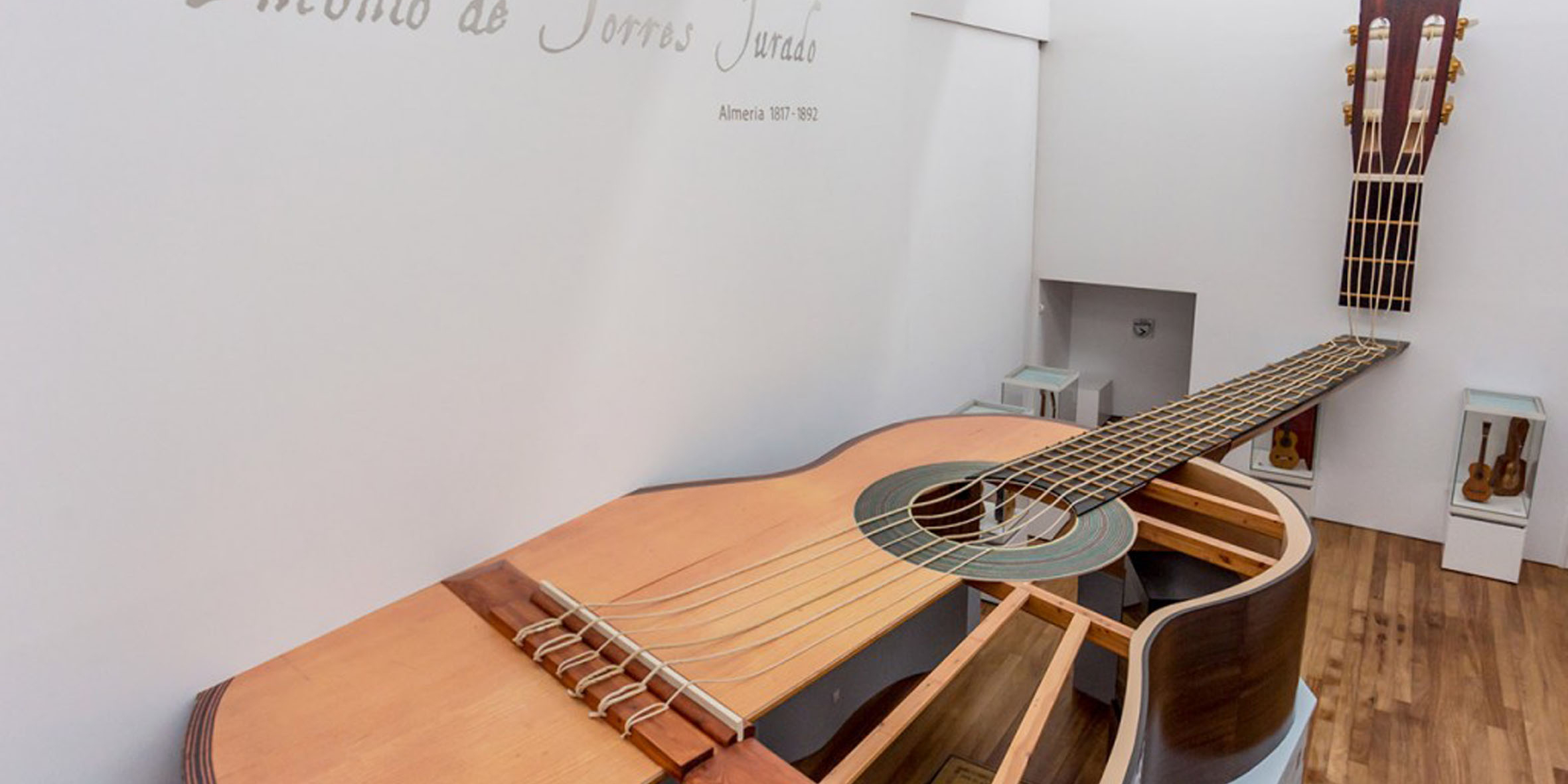 201211 museo de la guitarra uai - Turismo Almería