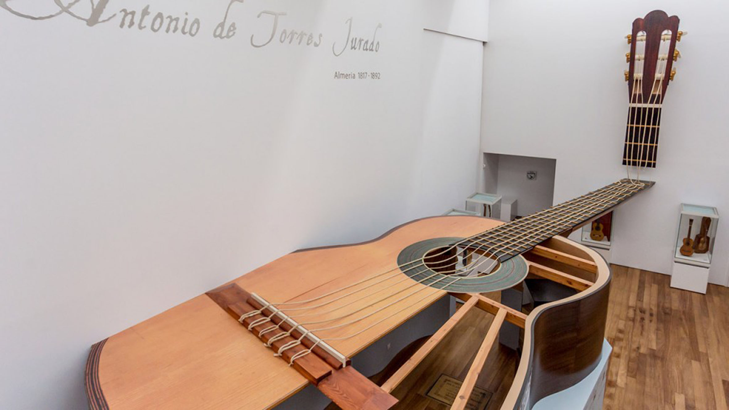 201211 museo de la guitarra - Turismo Almería