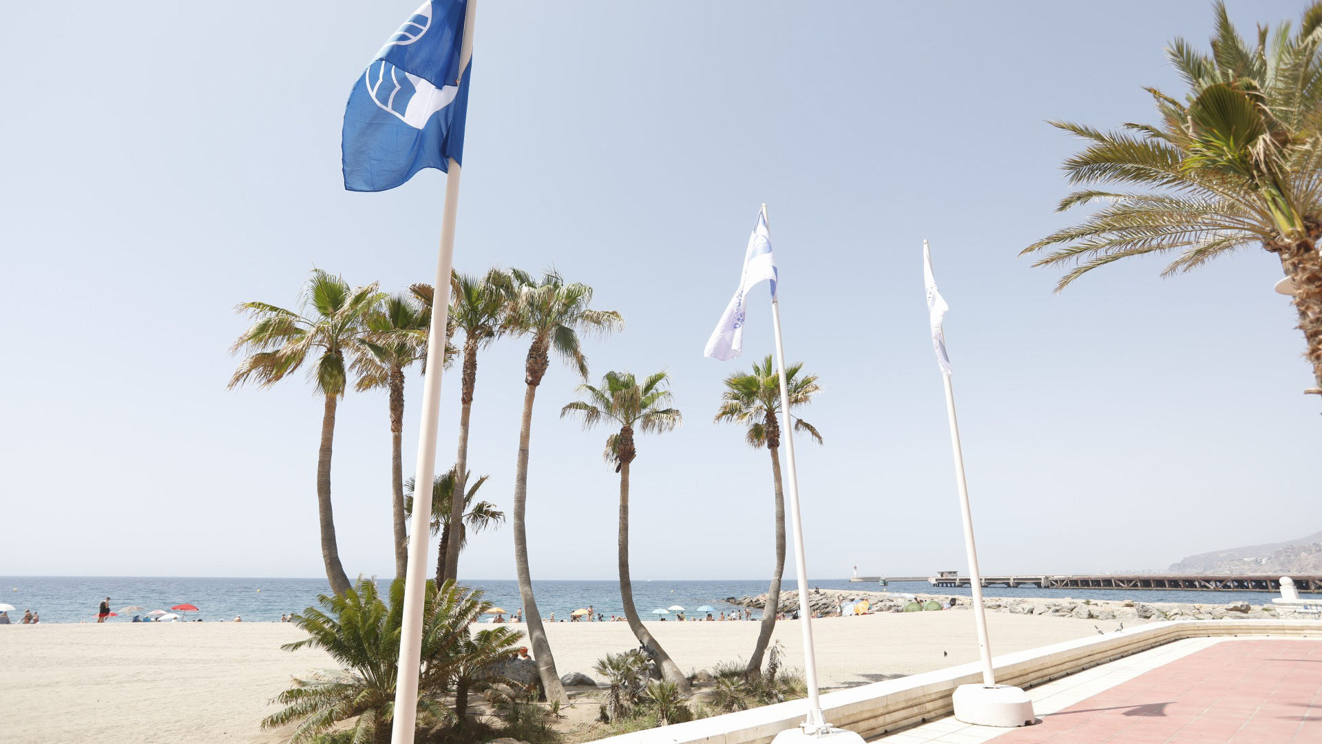 Archivo banderas playas2.jpg uai - Turismo Almería