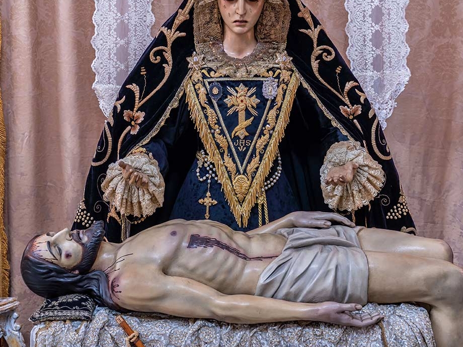 Imagen religiosa de Nuestra Señora de las Angustias