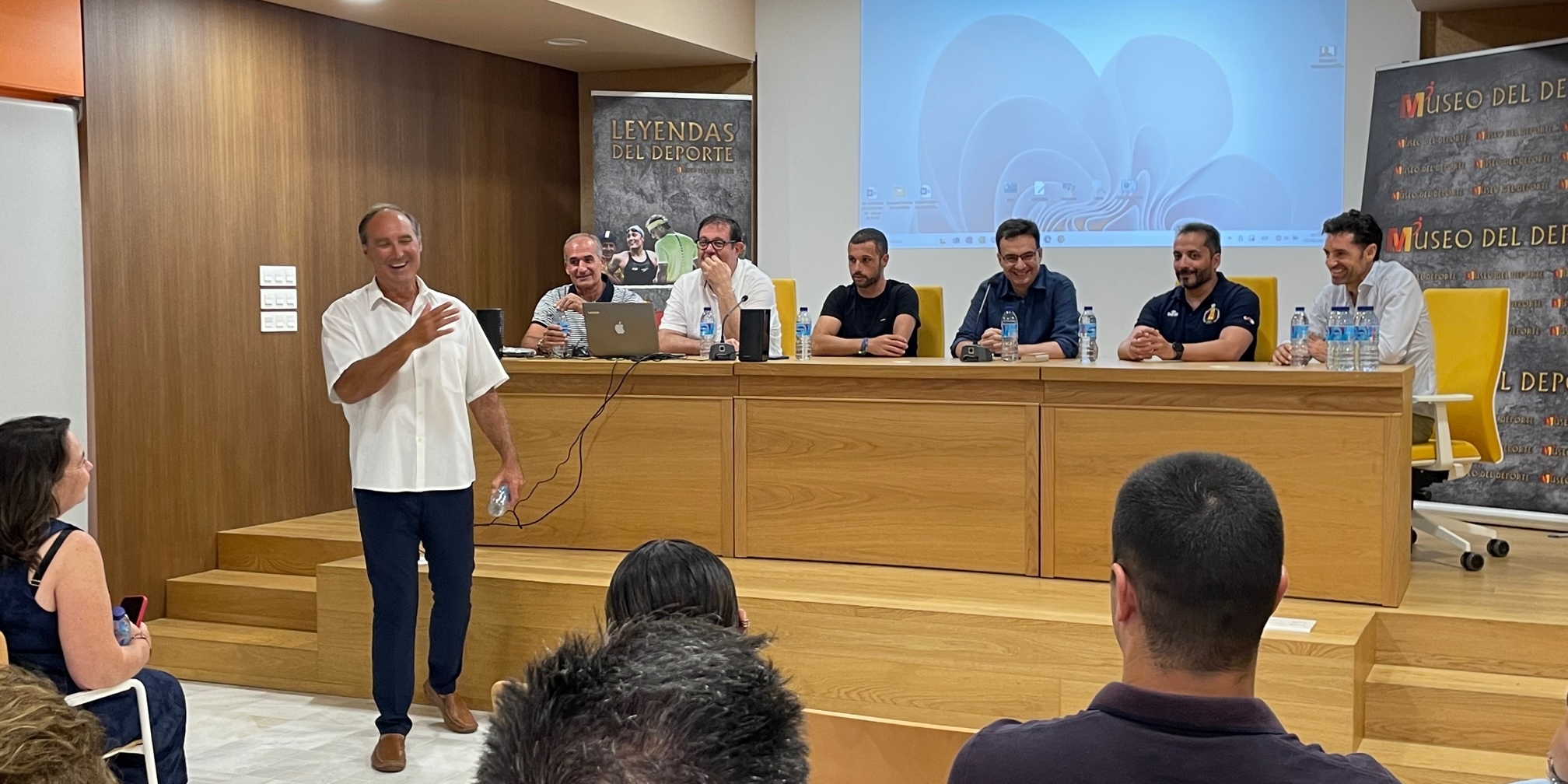 Turismo Almería 250806 mesa redonda sobre almerienses olimpicos 3 uai - Turismo Almería