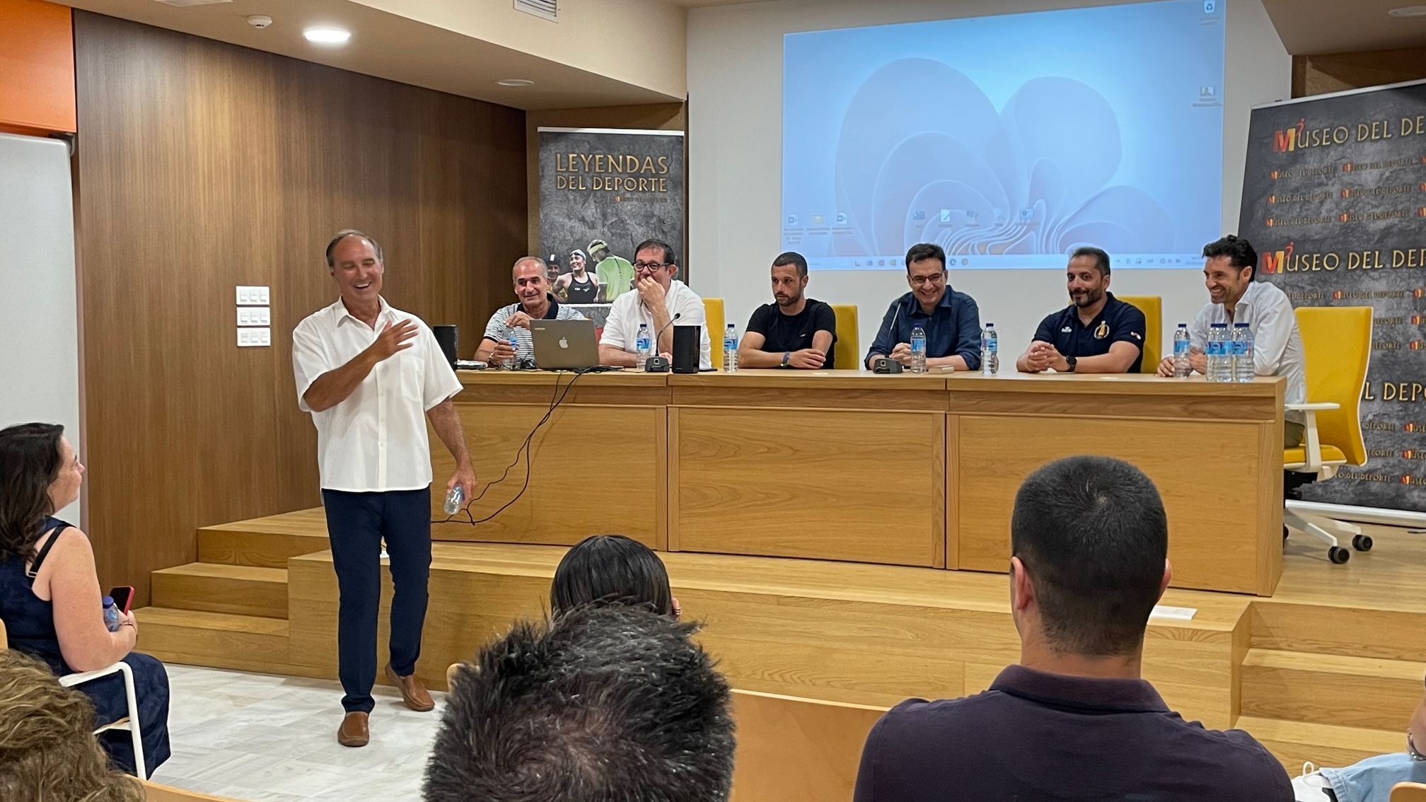 Turismo Almería 250806 mesa redonda sobre almerienses olimpicos 3 uai - Turismo Almería