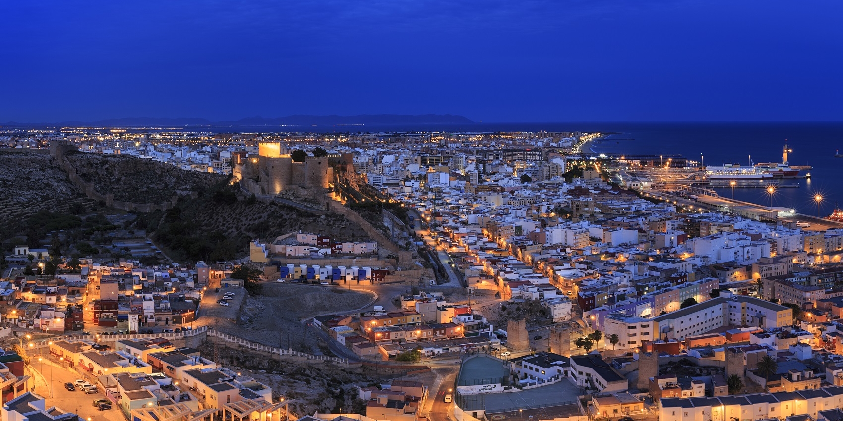 Turismo Almería Anochece en Ameria I uai - Turismo Almería