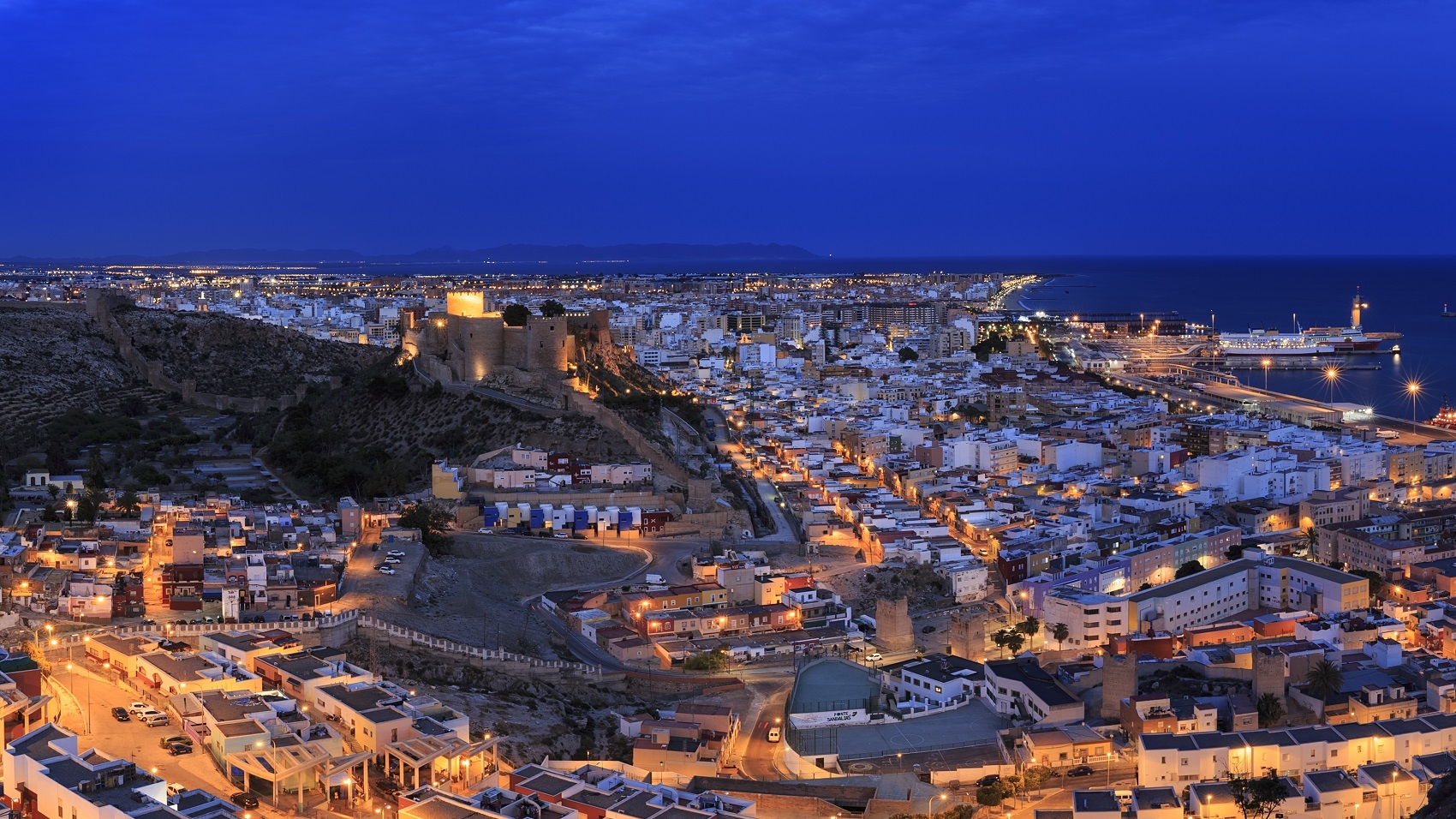 Turismo Almería Anochece en Ameria I uai - Turismo Almería