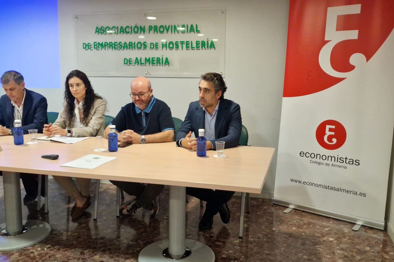 Turismo Almería Jornadas Verifactu en ASHAL uai - Turismo Almería