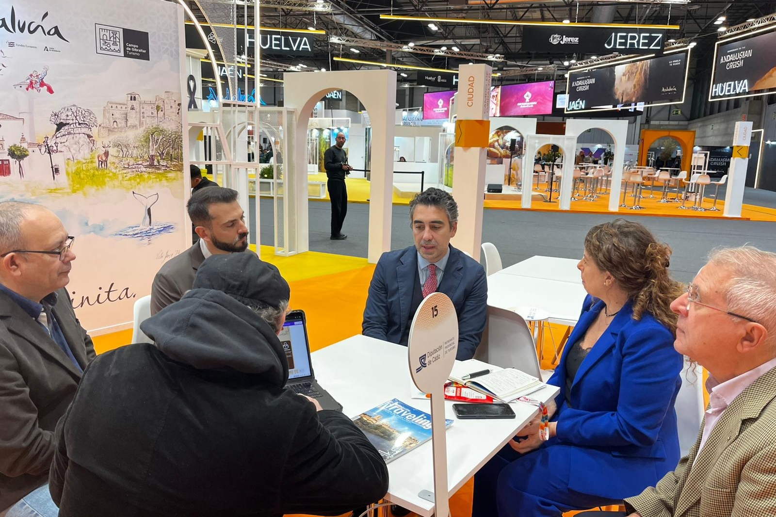 Reunion con Ayto Cadiz para intercambio cultural entre Museo Guitarra y espacios dedicados a la musica uai - Turismo Almería