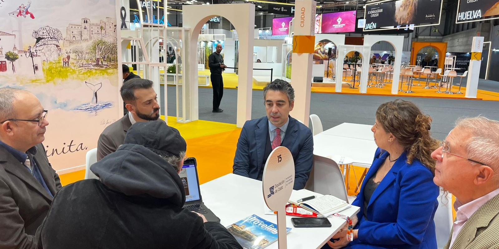Reunion con Ayto Cadiz para intercambio cultural entre Museo Guitarra y espacios dedicados a la musica uai - Turismo Almer&iacute;a