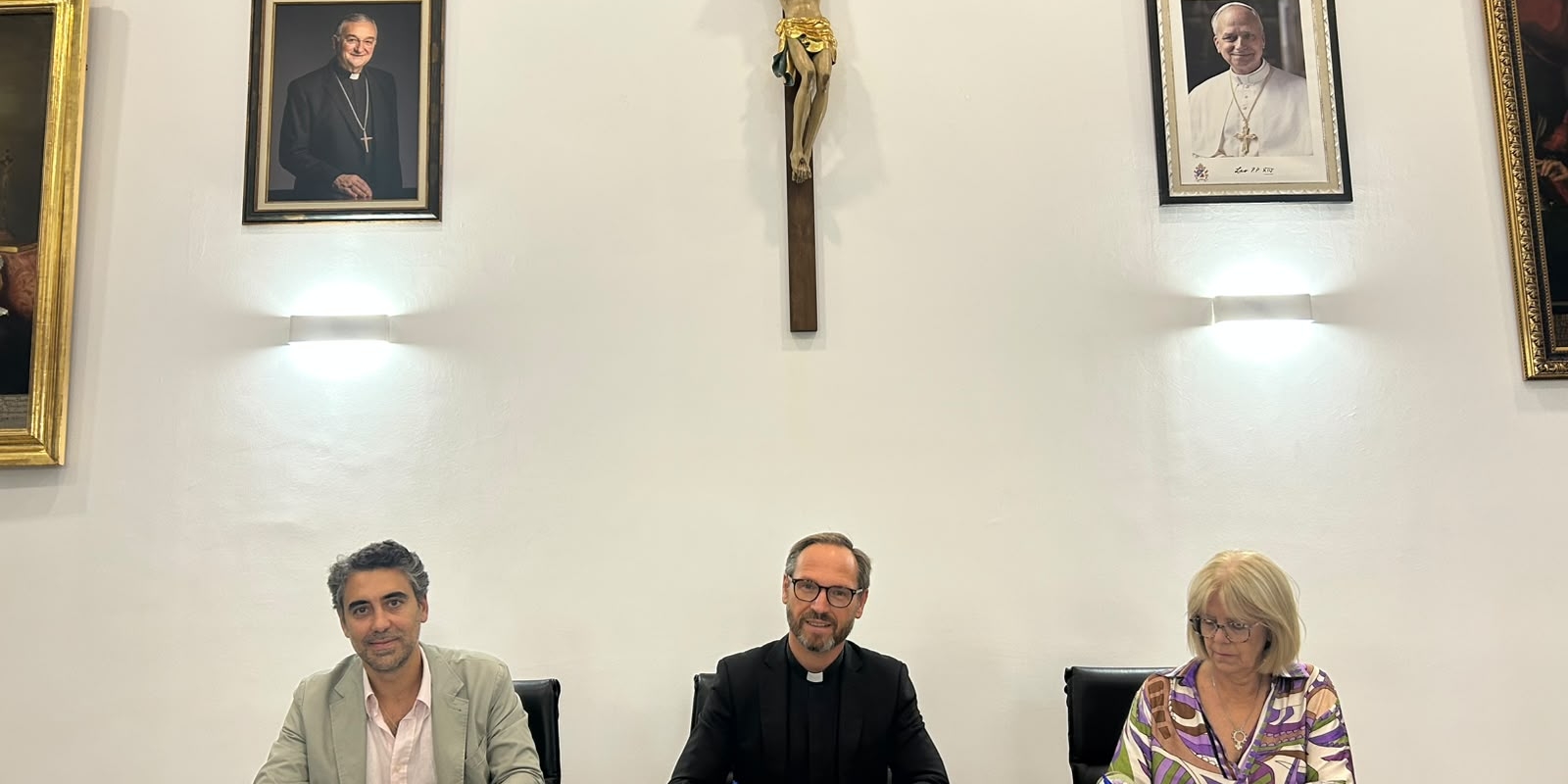 Turismo Almería Convenio asociacion guias turisticos y Obispado 3 uai - Turismo Almería