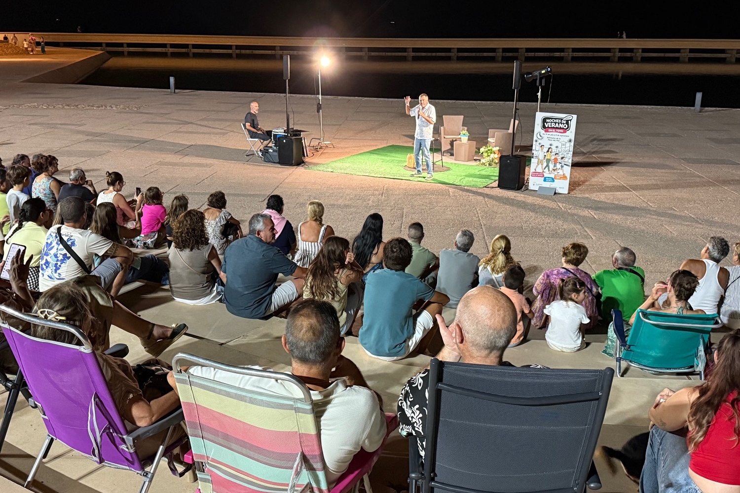 Turismo Almería 260904 Alvaro Vera en Noches de Verano en El Toyo 3 uai - Turismo Almería