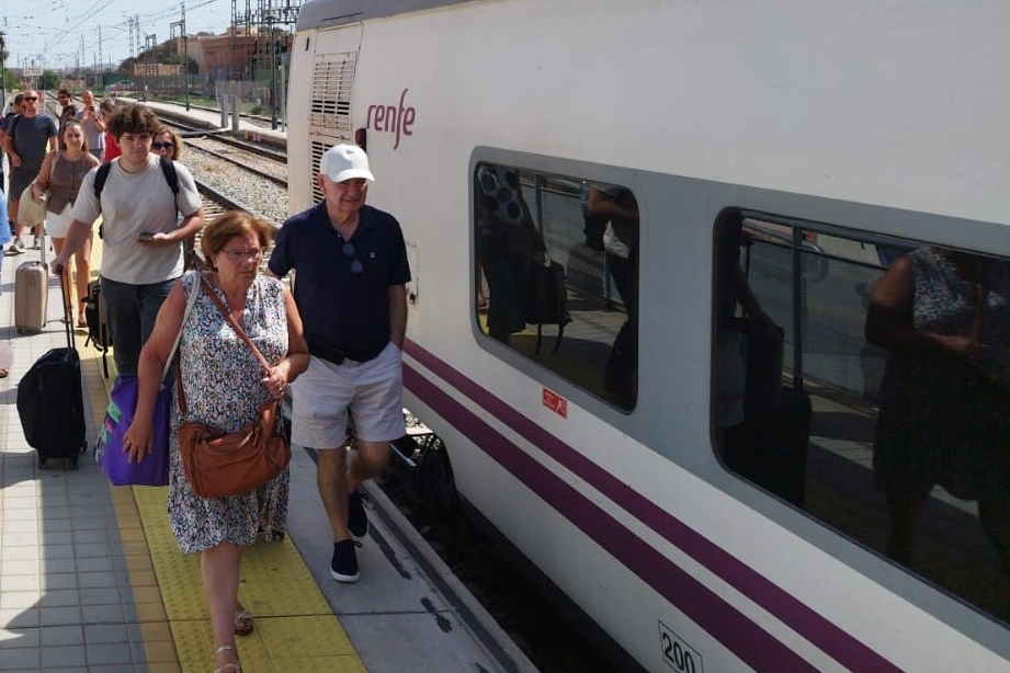 DESPEDIDA DEL ULTIMO TALGO MESA DEL FERROCARRIL uai - Turismo Almería